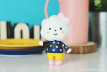 Load image into Gallery viewer, Fluffy House Miss Rainbow with Lollipop Style Vinyl Figure